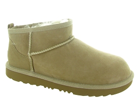 UGG AUSTRALIA  