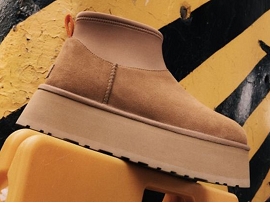 UGG AUSTRALIA  